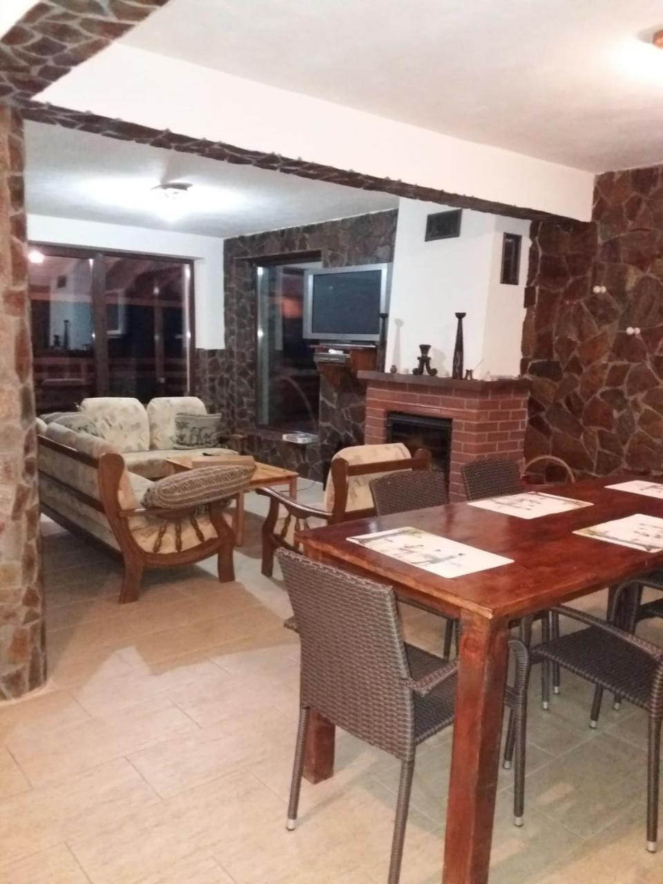 Havva Hotell Călimăneşti Exteriör bild
